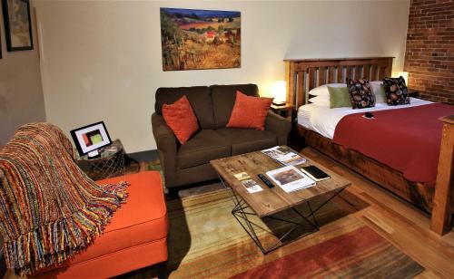 Hotel Amity Flats