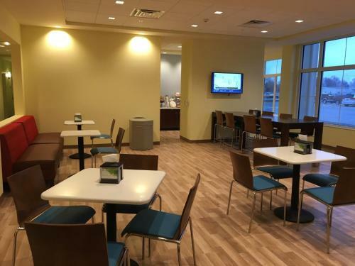 Hotel Days Inn & Suites By Wyndham Kearney