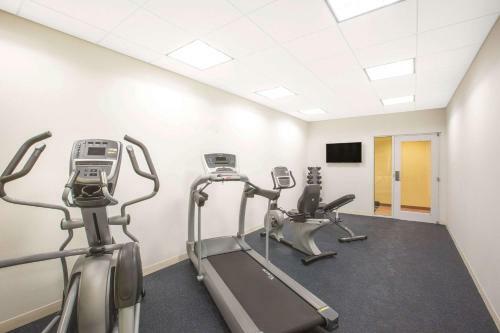 Hotel Days Inn & Suites By Wyndham Kearney