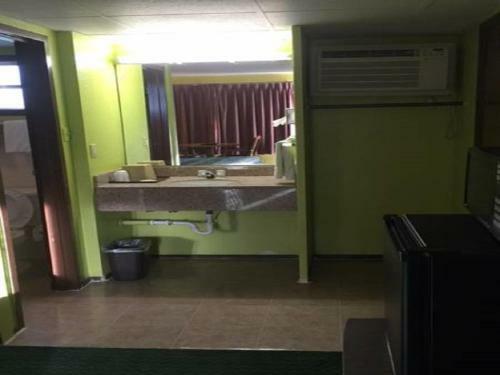 Motel Statesman Inn