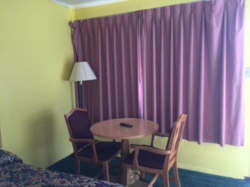 Motel Statesman Inn