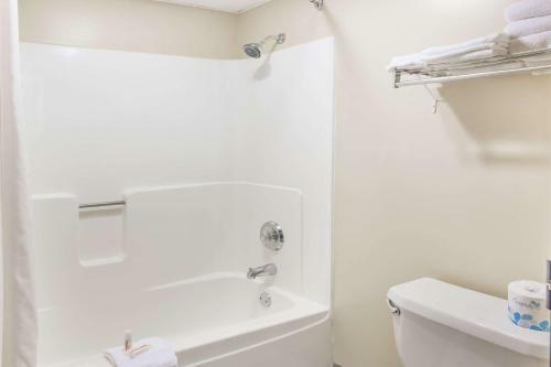 Hotel Super 8 By Wyndham Luverne