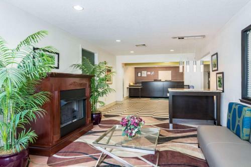 Hotel Quality Inn Warsaw Near Rappahannock River