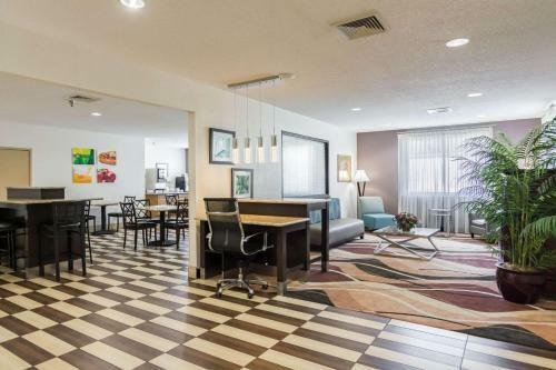 Hotel Quality Inn Warsaw Near Rappahannock River