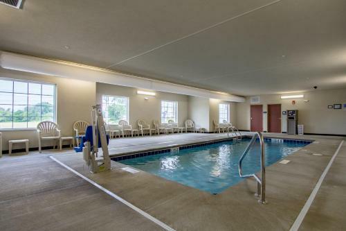 Cobblestone Hotel & Suites - Orrville