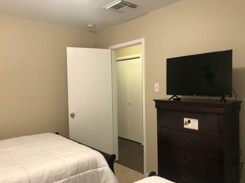 Luxurious 3 Bedroom House The Woodlands Tx