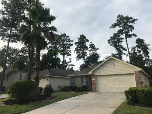 Luxurious 3 Bedroom House The Woodlands Tx