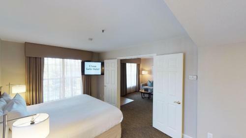 Hotel Chase Suites Brea