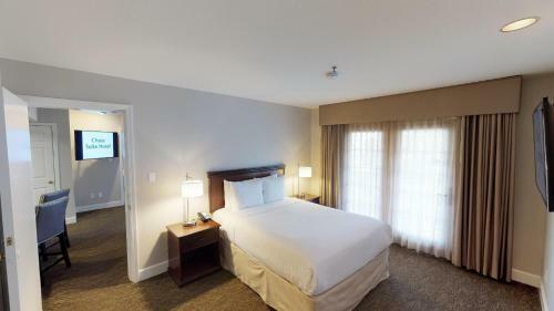 Hotel Chase Suites Brea