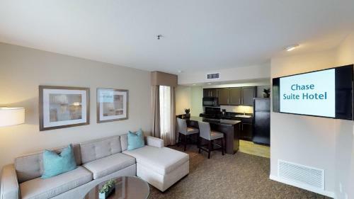 Hotel Chase Suites Brea