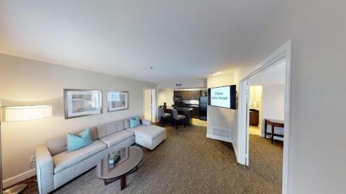 Hotel Chase Suites Brea