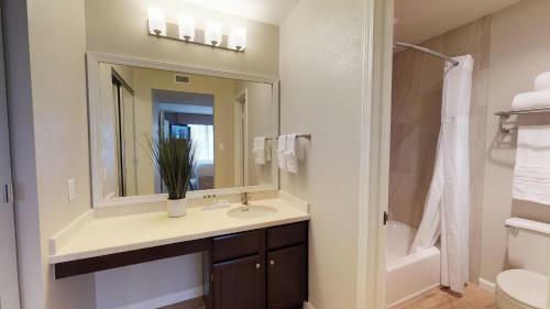 Hotel Chase Suites Brea