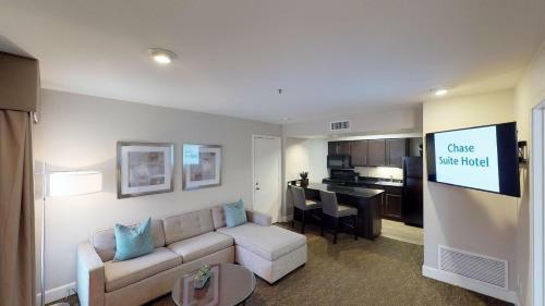 Hotel Chase Suites Brea