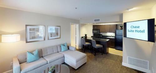 Hotel Chase Suites Brea
