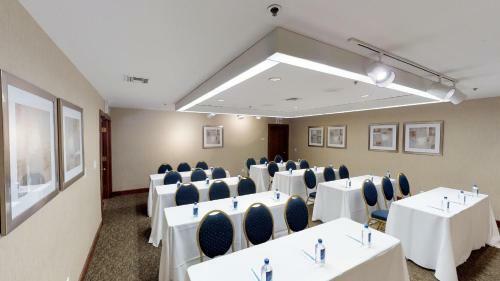 Hotel Chase Suites Brea