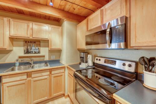 Treehouse 303