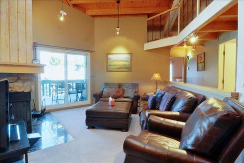Treehouse 303