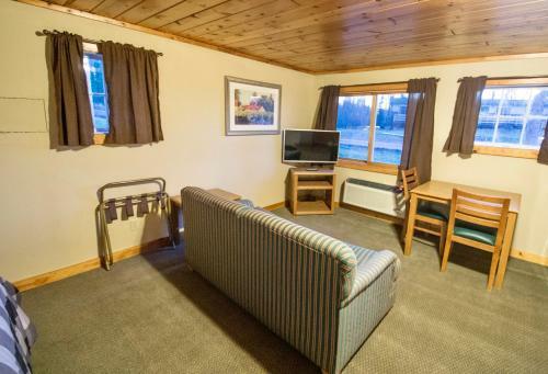 Lodge Hanging Horn Lakeside Resort