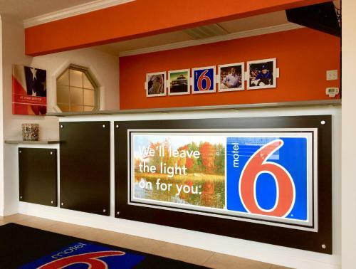 Hotel Motel 6 Hillsville