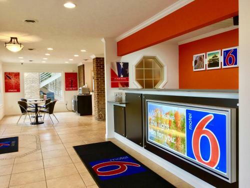 Hotel Motel 6 Hillsville
