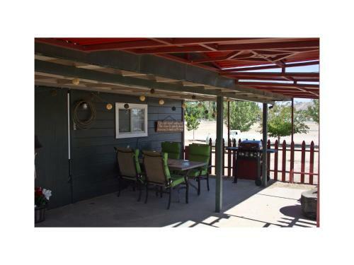 Cozy 2 Br On 4 Acres With Orchard
