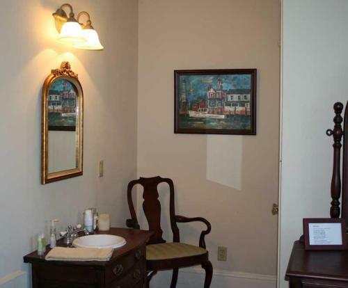 Posada State Street Inn