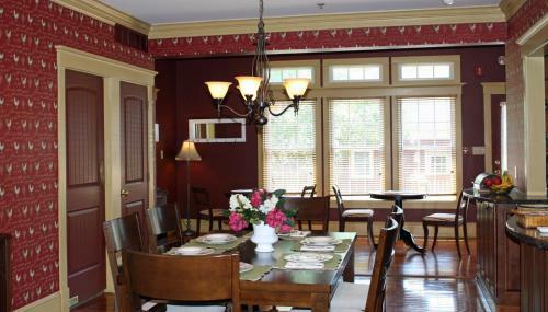 Posada State Street Inn