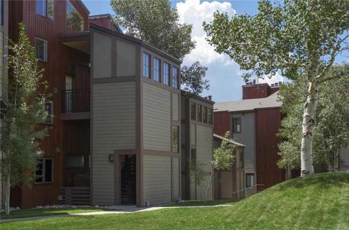 West Condominiums - W3433