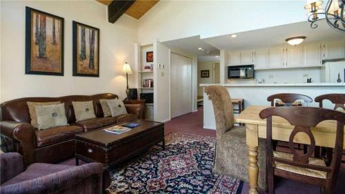 West Condominiums - W3433
