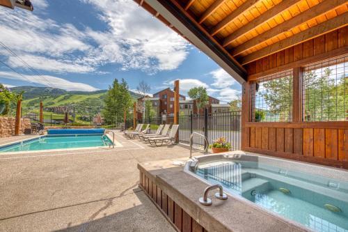 Emerald Views At The West