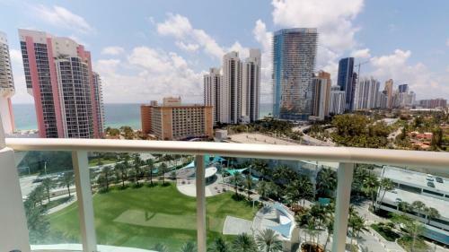 Apartamento Collins Condo #245963