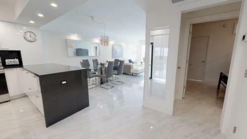 Apartamento Collins Condo #245963