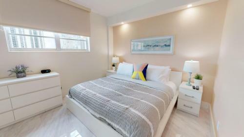 Apartamento Collins Condo #245963