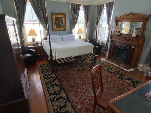 Bed & Breakfast Foley House Inn