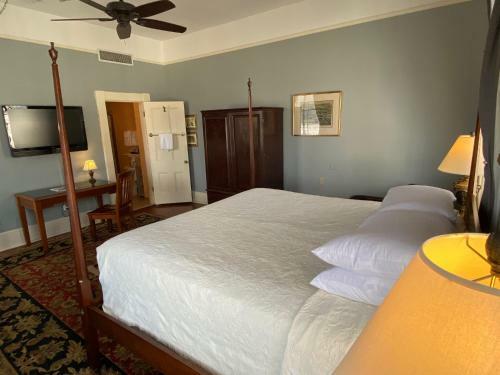Bed & Breakfast Foley House Inn