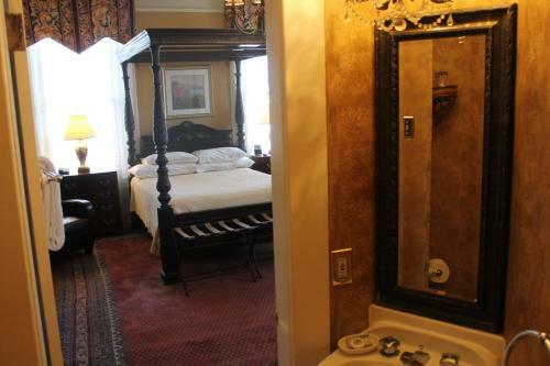 Bed & Breakfast Foley House Inn