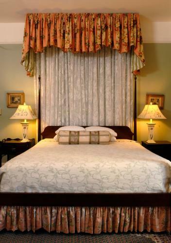 Bed & Breakfast Foley House Inn