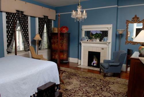Bed & Breakfast Foley House Inn