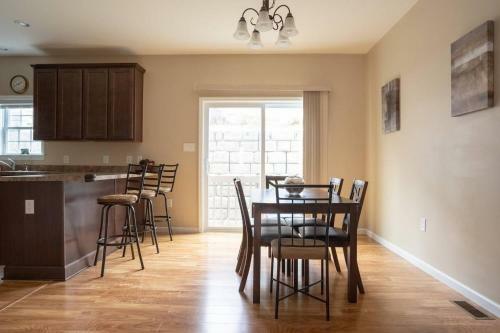 West Point Retreat 6 Bd 4 Ba