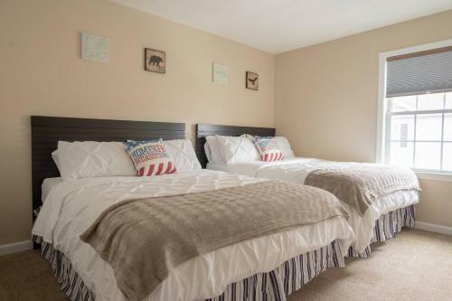 West Point Retreat 6 Bd 4 Ba