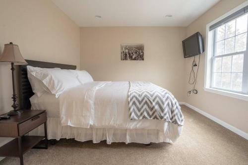West Point Retreat 6 Bd 4 Ba