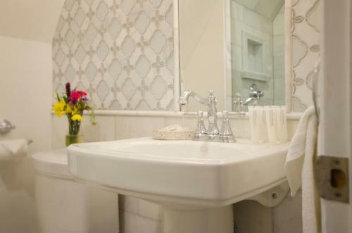 Bed & Breakfast Hillbrook Inn & Spa