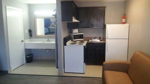 Motel Paris Inn And Suites