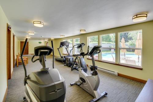 Single Level Ranch Condo In Elkhorn