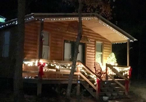 B&r Lakeside Cabins & Rvs Retreat