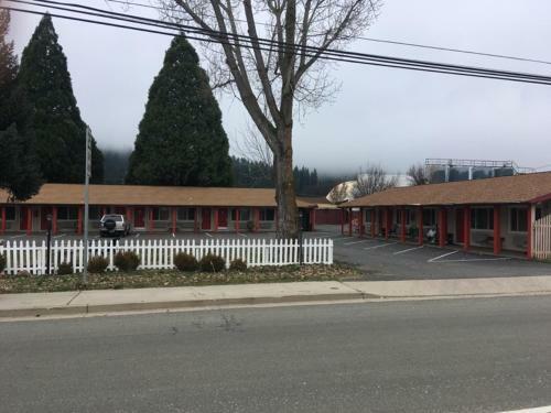 Spanish Creek Motel