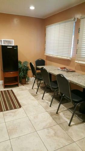 Spanish Creek Motel