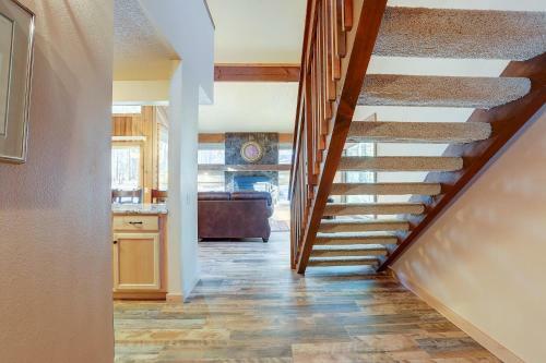 2 Conifer-hot Tub-2br/2ba
