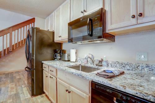 2 Conifer-hot Tub-2br/2ba