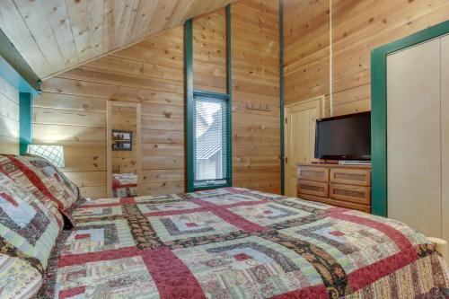 32 Cabin Cluster Ln